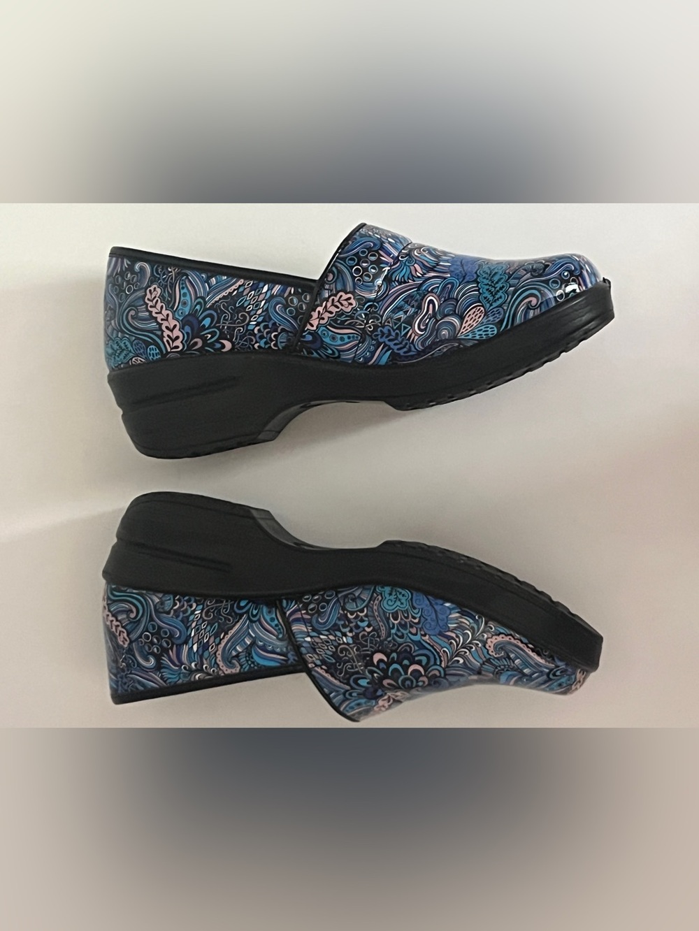 EasyWorks Nursing Clogs - Picture 6 of 11